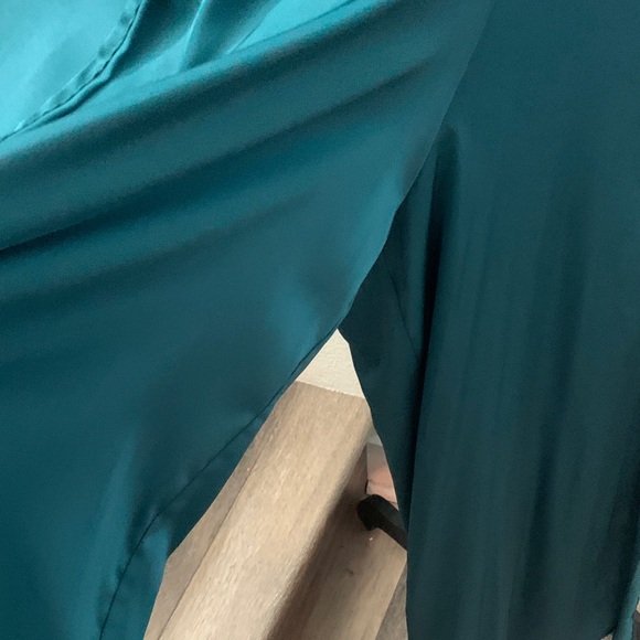 Dark Green Elasticated Waist Silky Feel Jumpsuit. - Picture 5 of 14